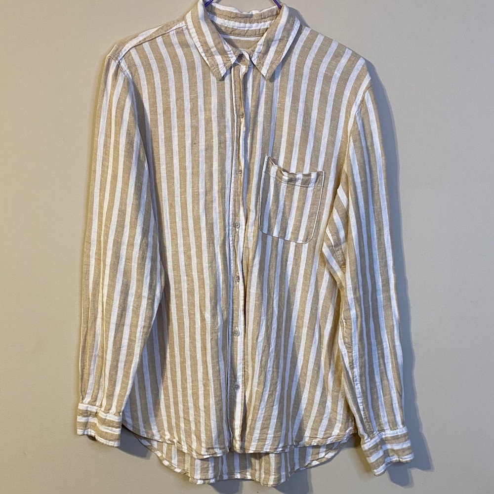 Universal Threads Striped Beige and White Women’s Shirt Size S